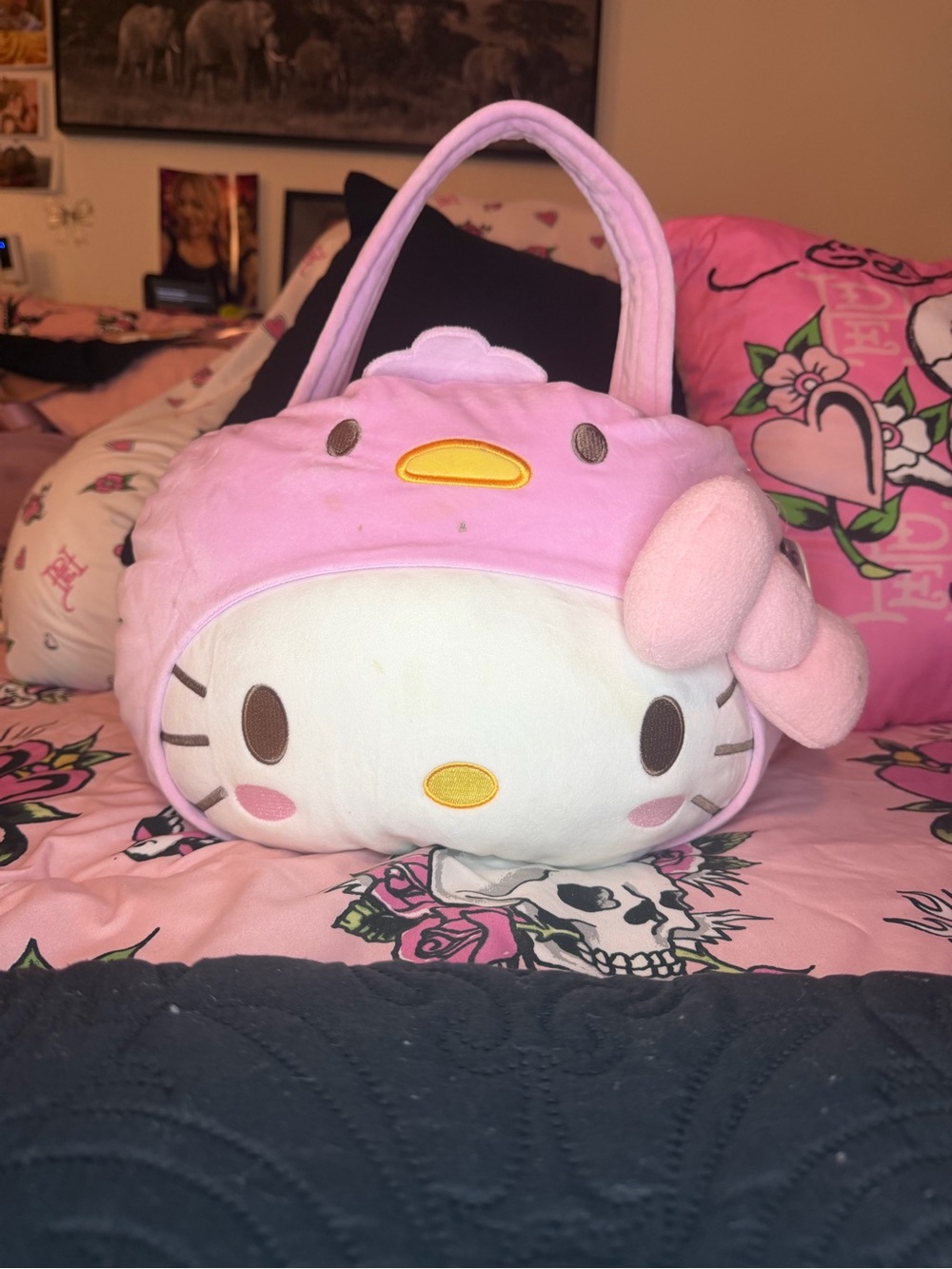 Hello Kitty Plush Handbag in Light Pink and White